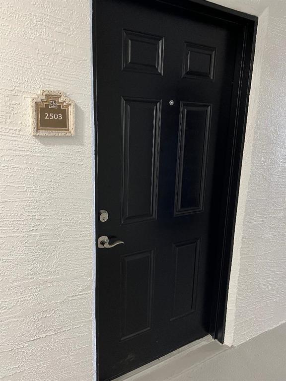 VIZCAYA LAKES CONDO - Residential Lease