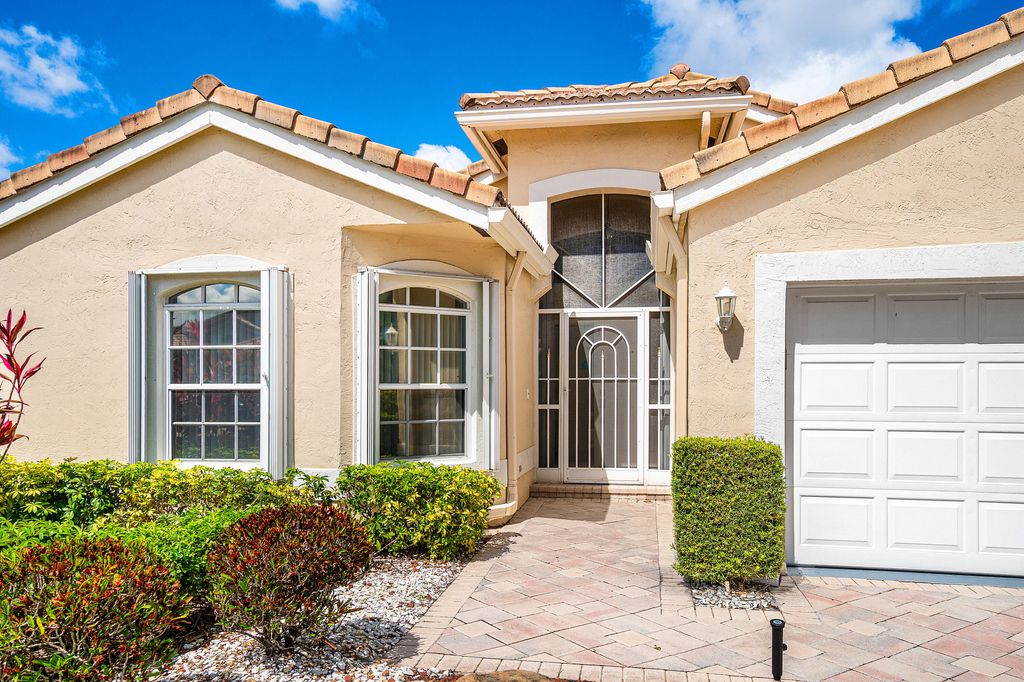 Photo of 6594 Sun River Road, Boynton Beach, FL 33437 (MLS # B26000290)
