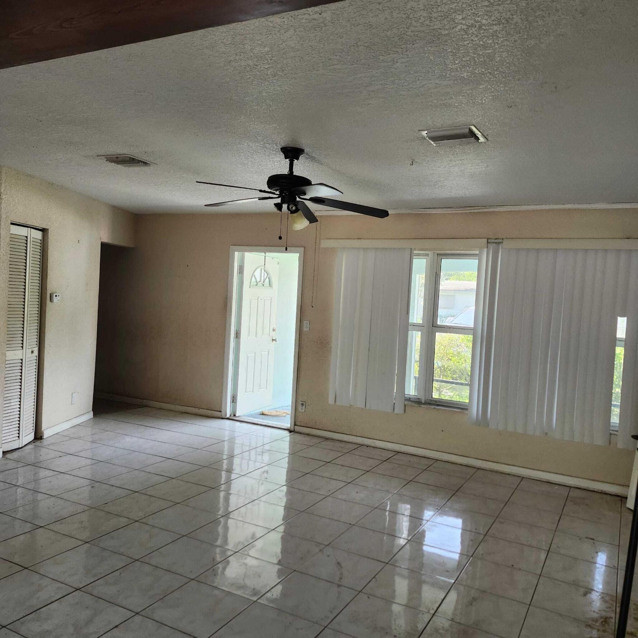 LAUDERDALE VILLAS - Residential