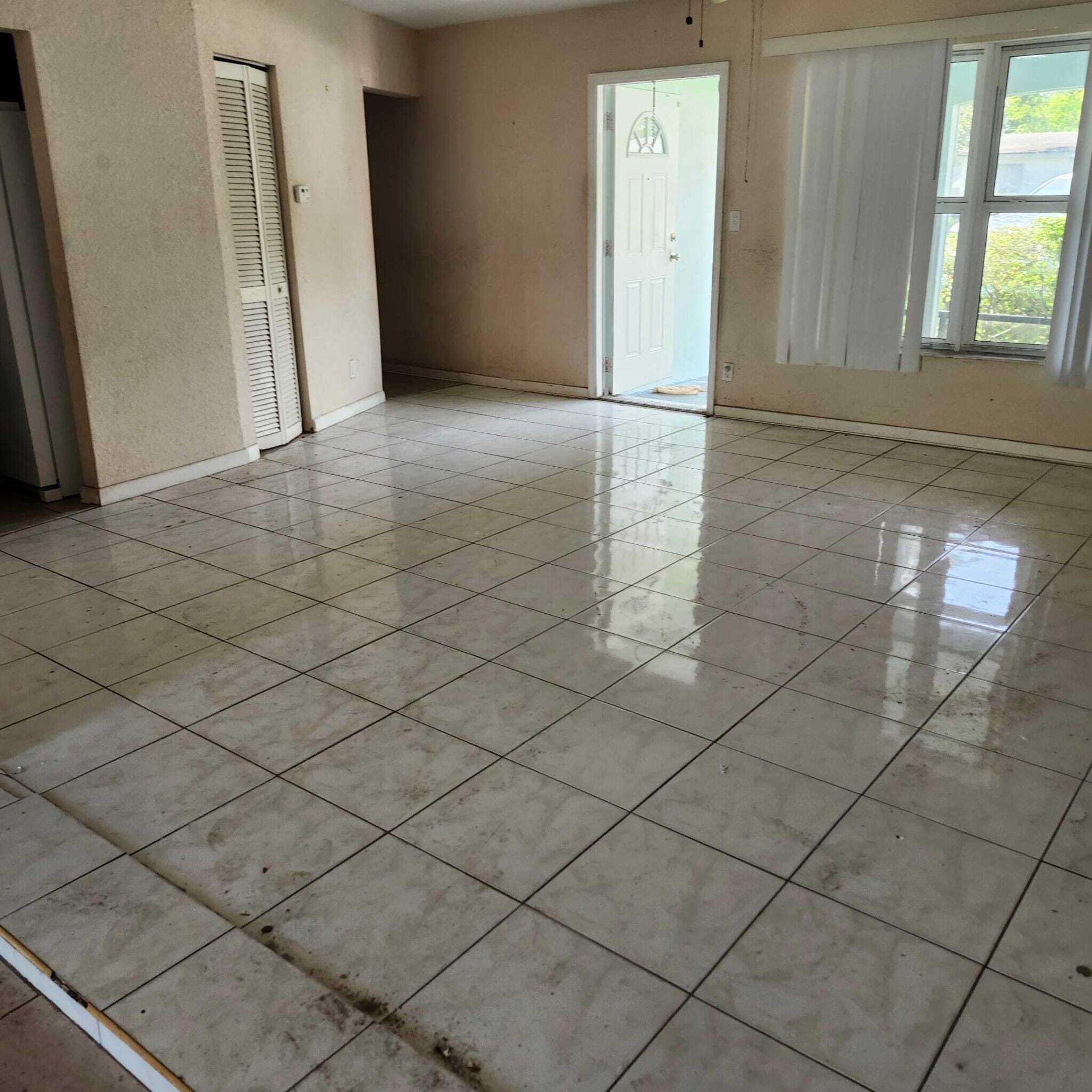 LAUDERDALE VILLAS - Residential
