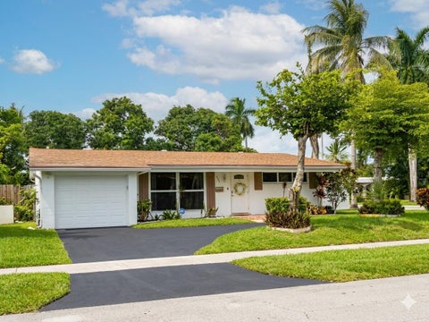 Tiny photo for 6801 NW 24TH Place, Sunrise, FL 33313 (MLS # B26074635)