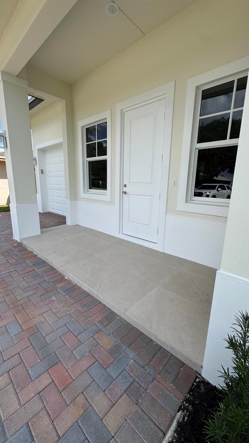 LAKEWOOD GARDENS PL 1 IN - Residential Lease