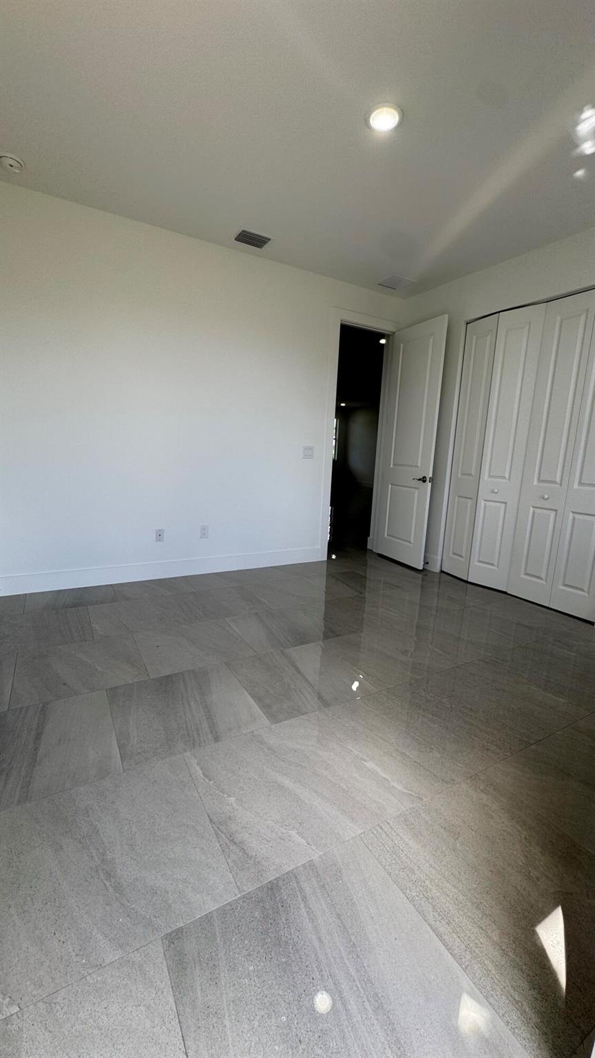 LAKEWOOD GARDENS PL 1 IN - Residential Lease