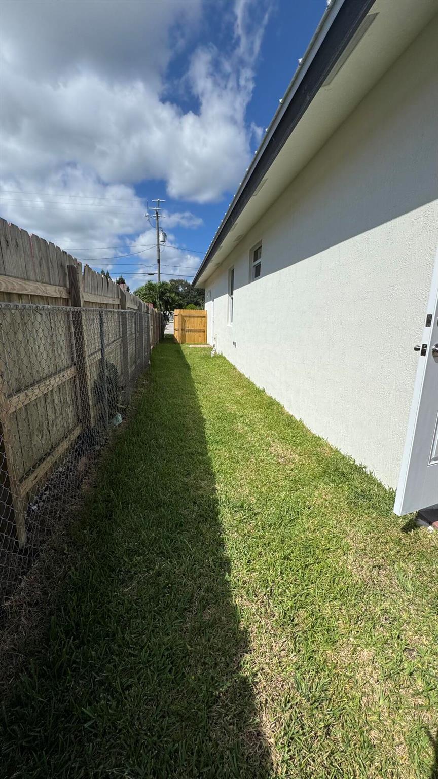 LAKEWOOD GARDENS PL 1 IN - Residential Lease