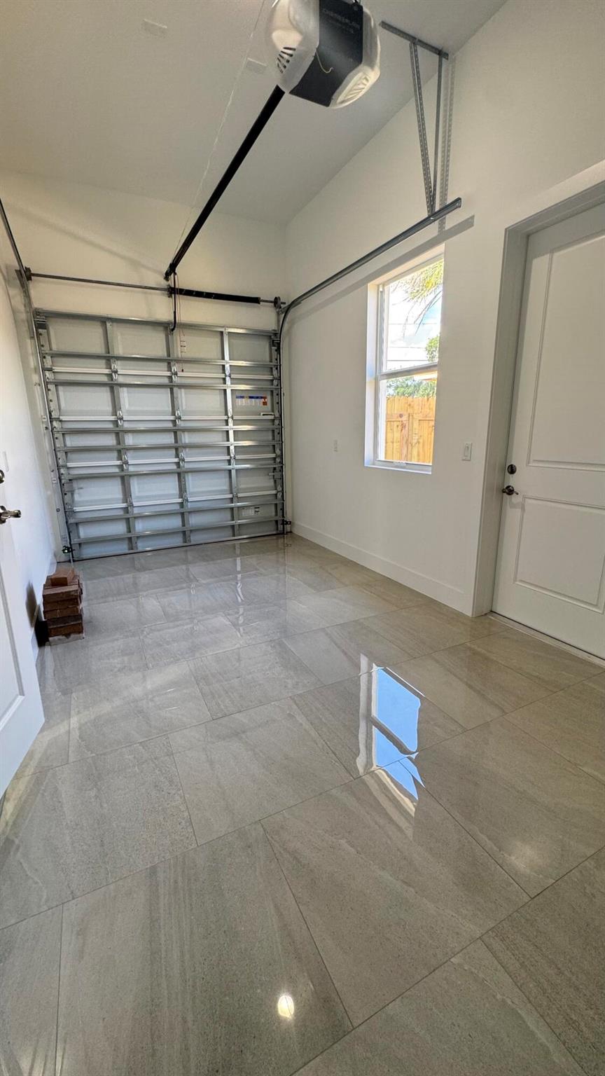 LAKEWOOD GARDENS PL 1 IN - Residential Lease