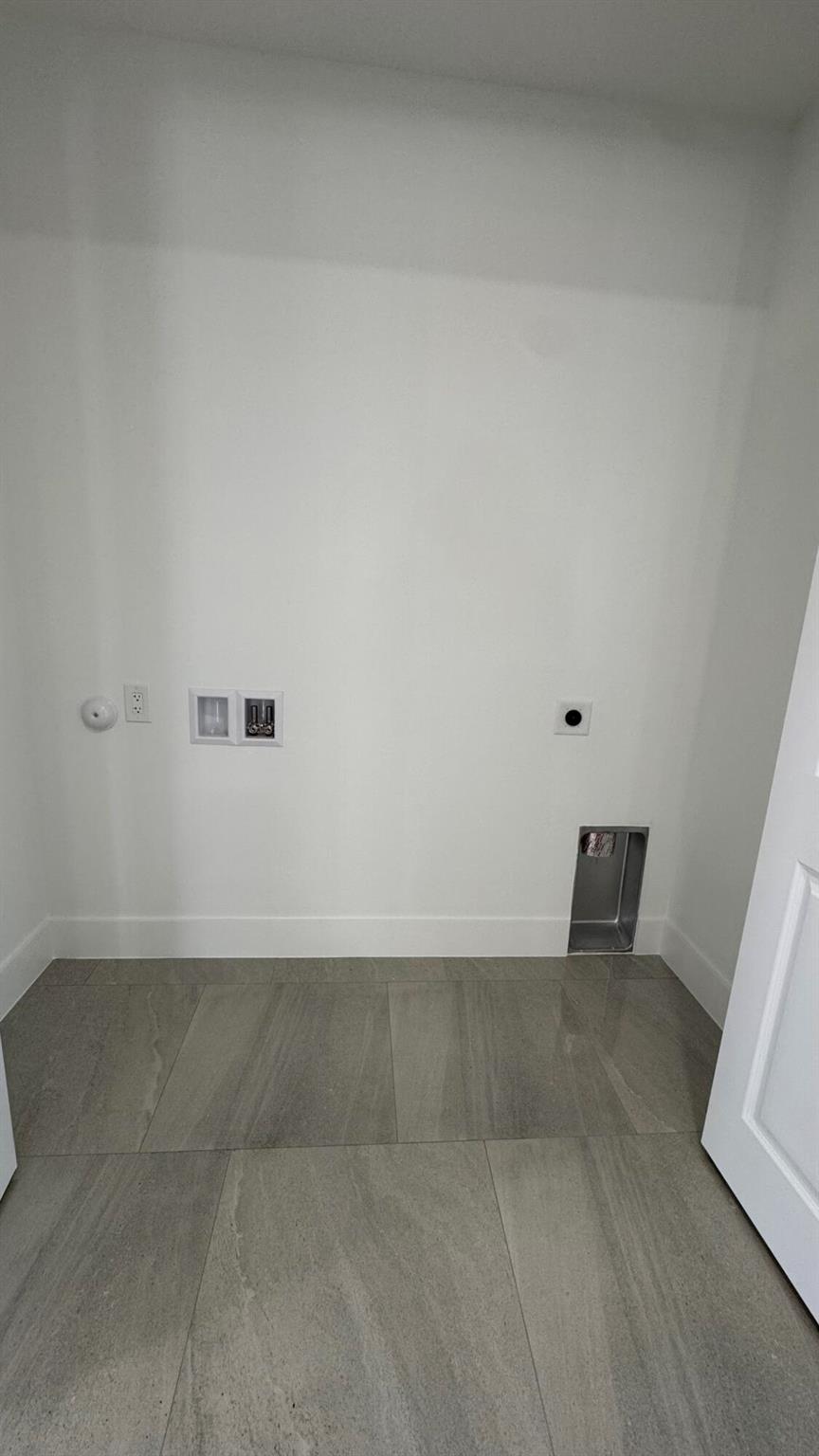 LAKEWOOD GARDENS PL 1 IN - Residential Lease