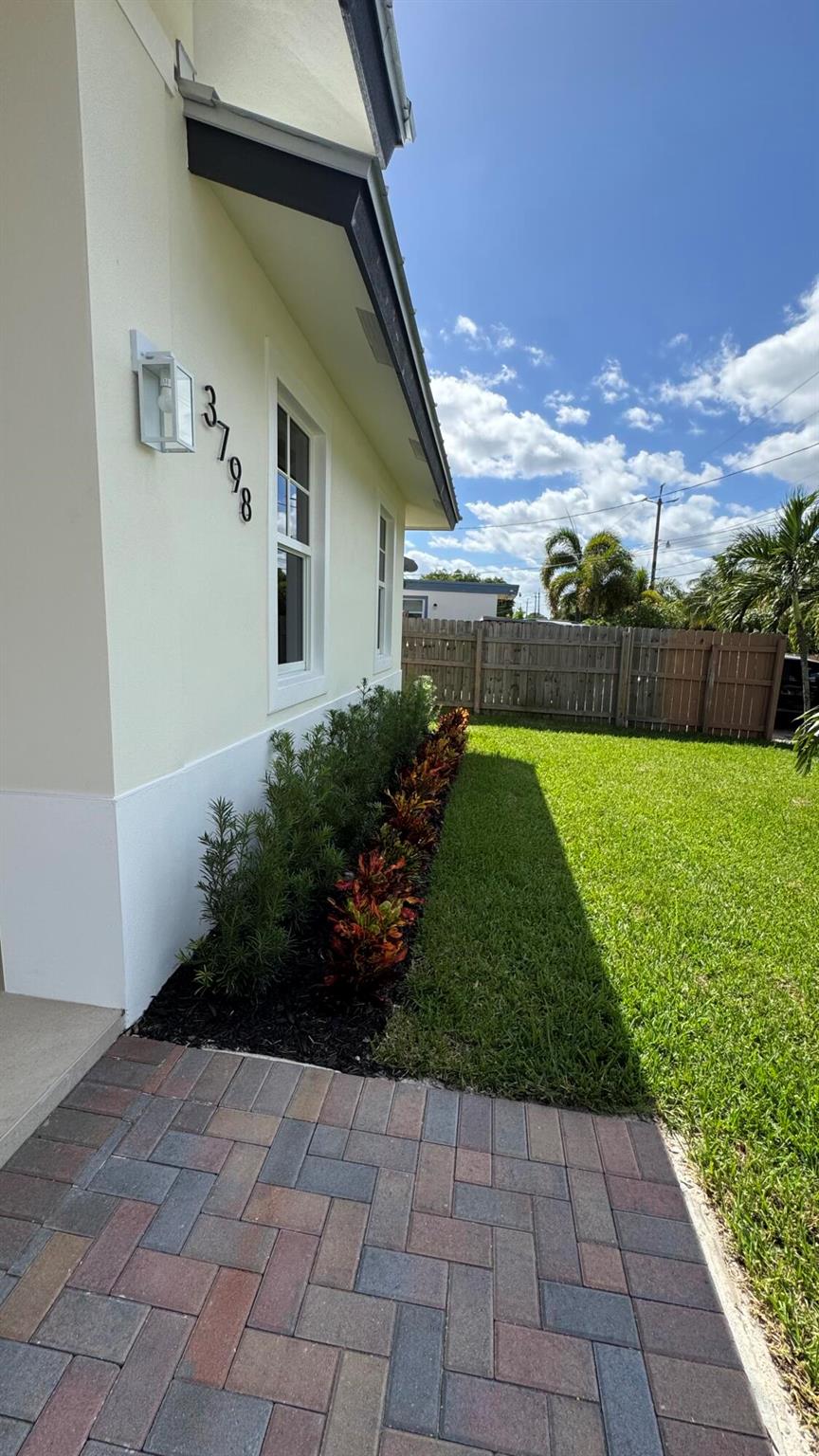 LAKEWOOD GARDENS PL 1 IN - Residential Lease