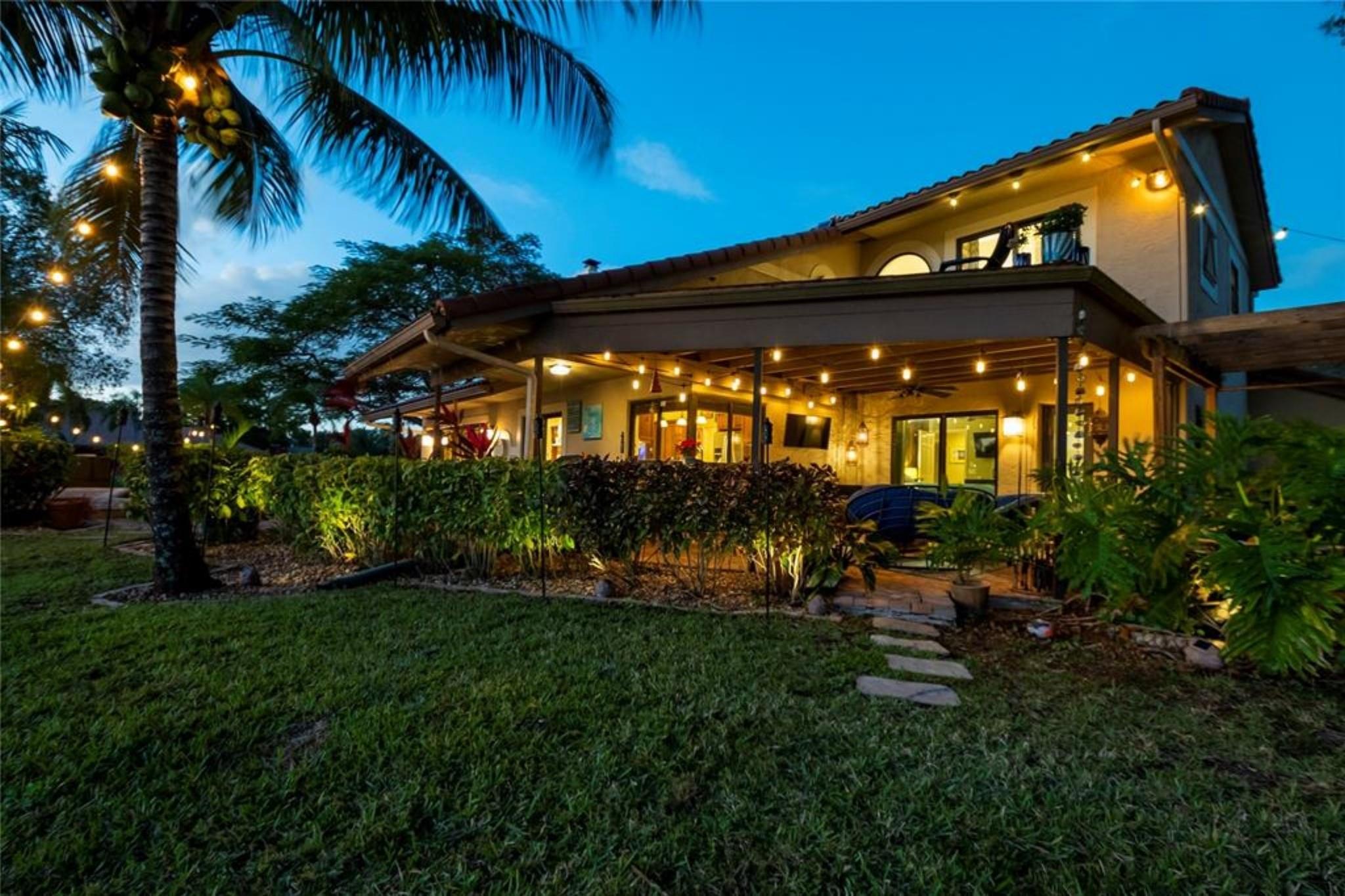 Glenoaks 113-41 B - Residential