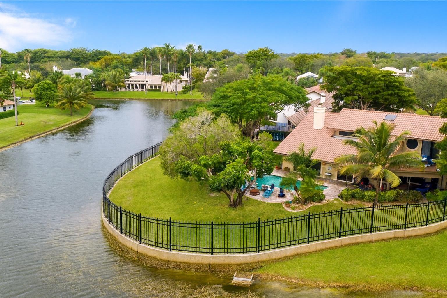 Glenoaks 113-41 B - Residential