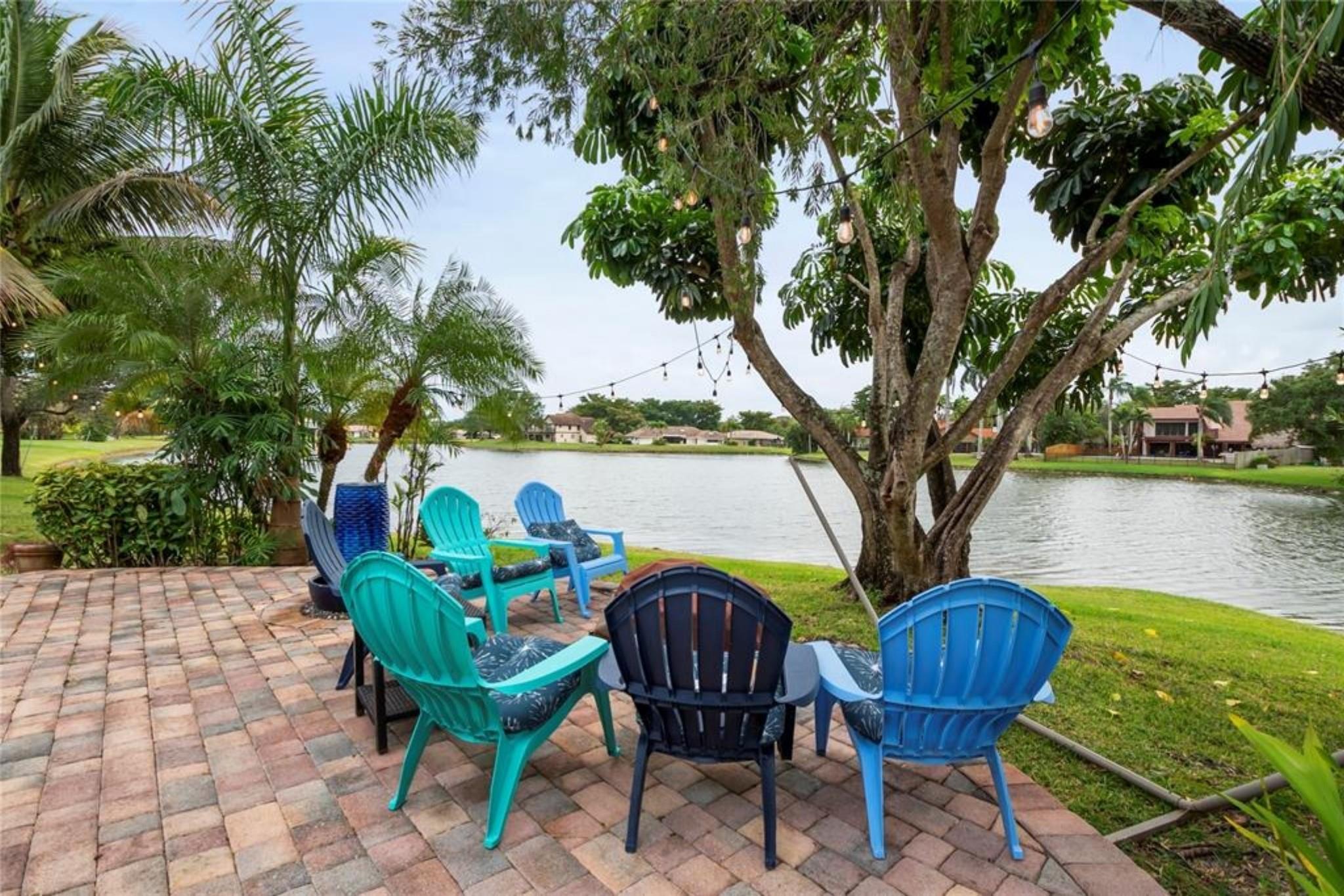 Glenoaks 113-41 B - Residential