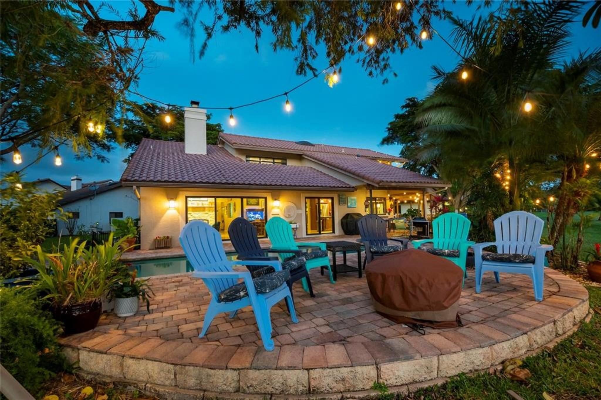 Glenoaks 113-41 B - Residential