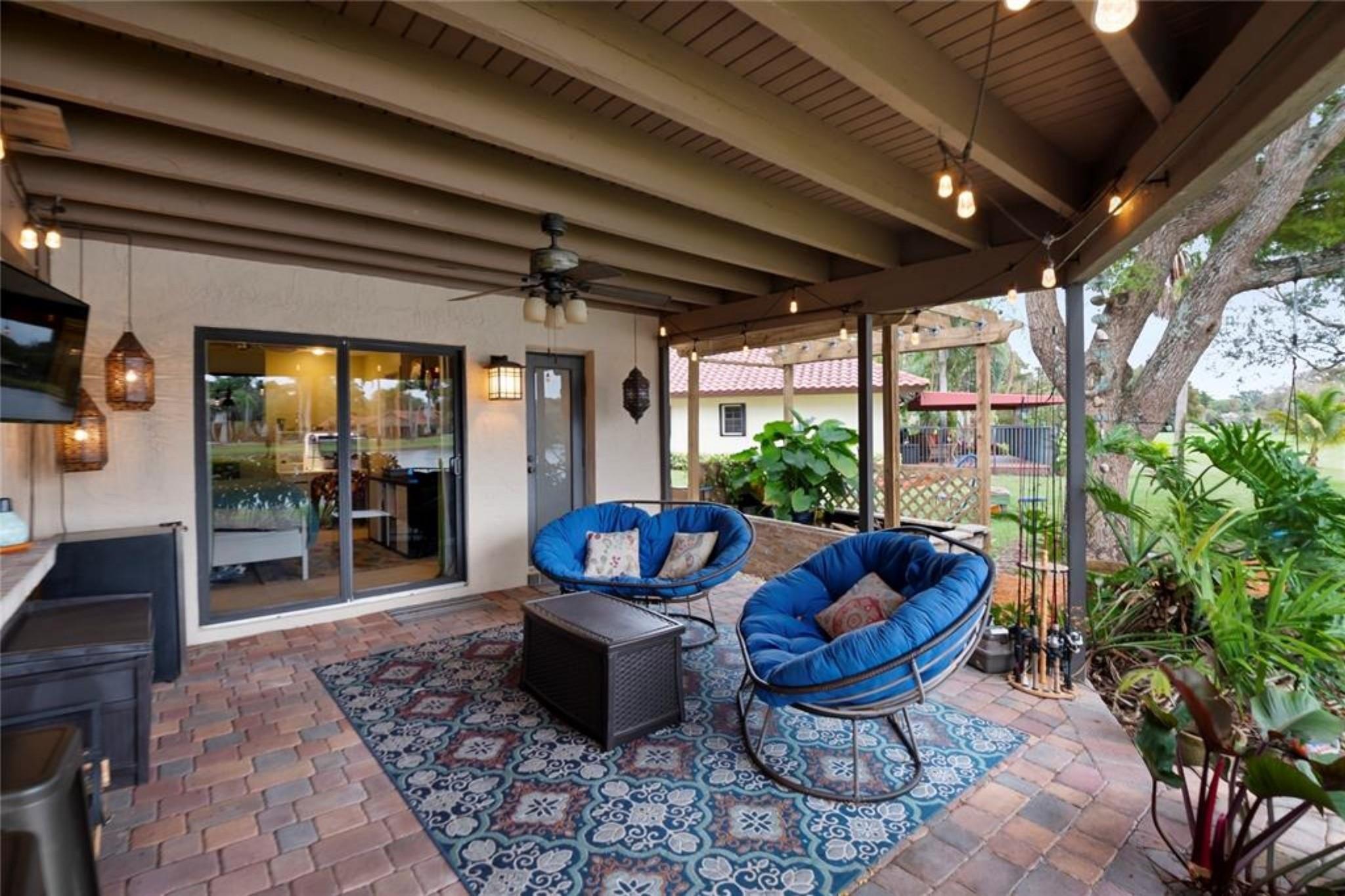 Glenoaks 113-41 B - Residential