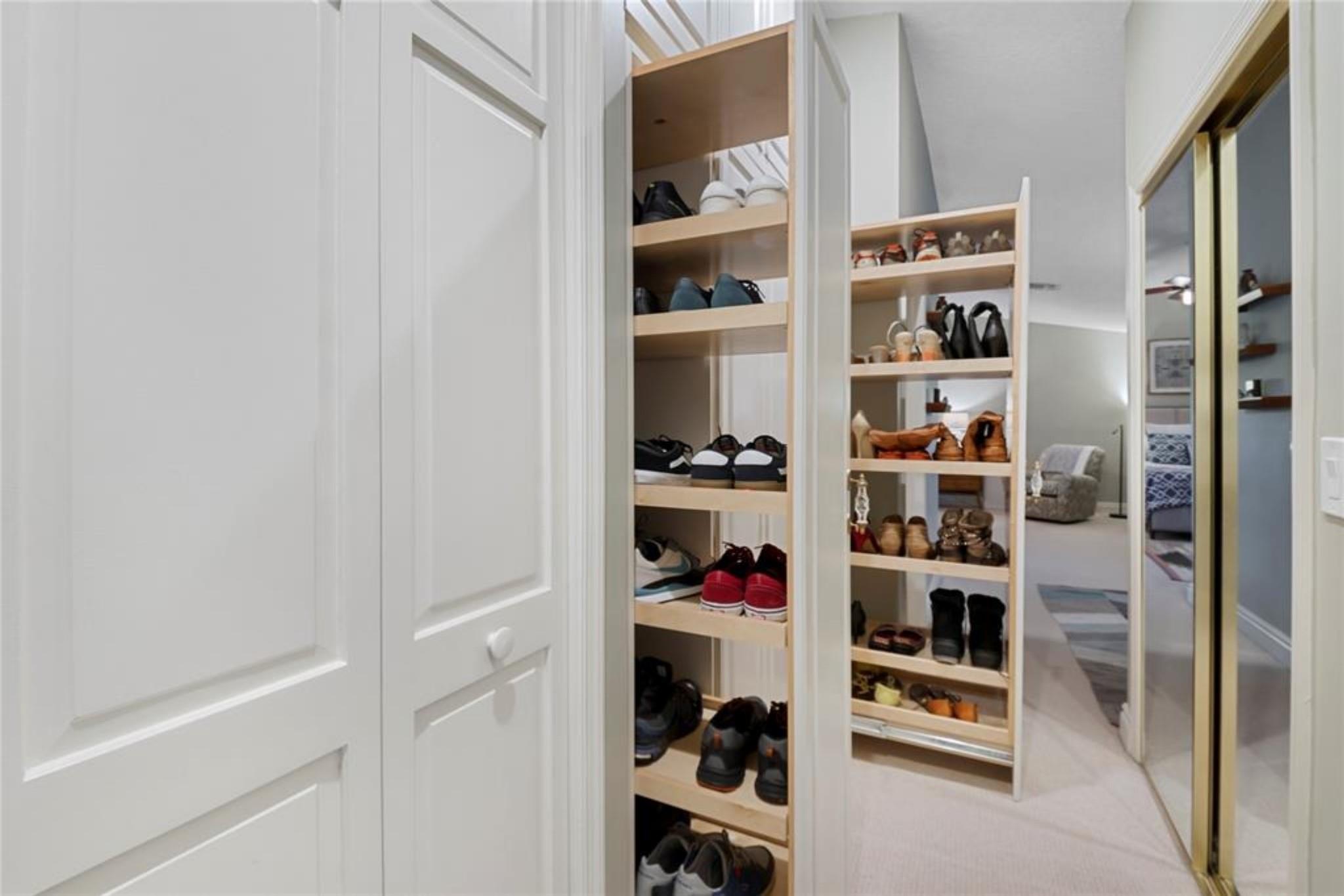Glenoaks 113-41 B - Residential