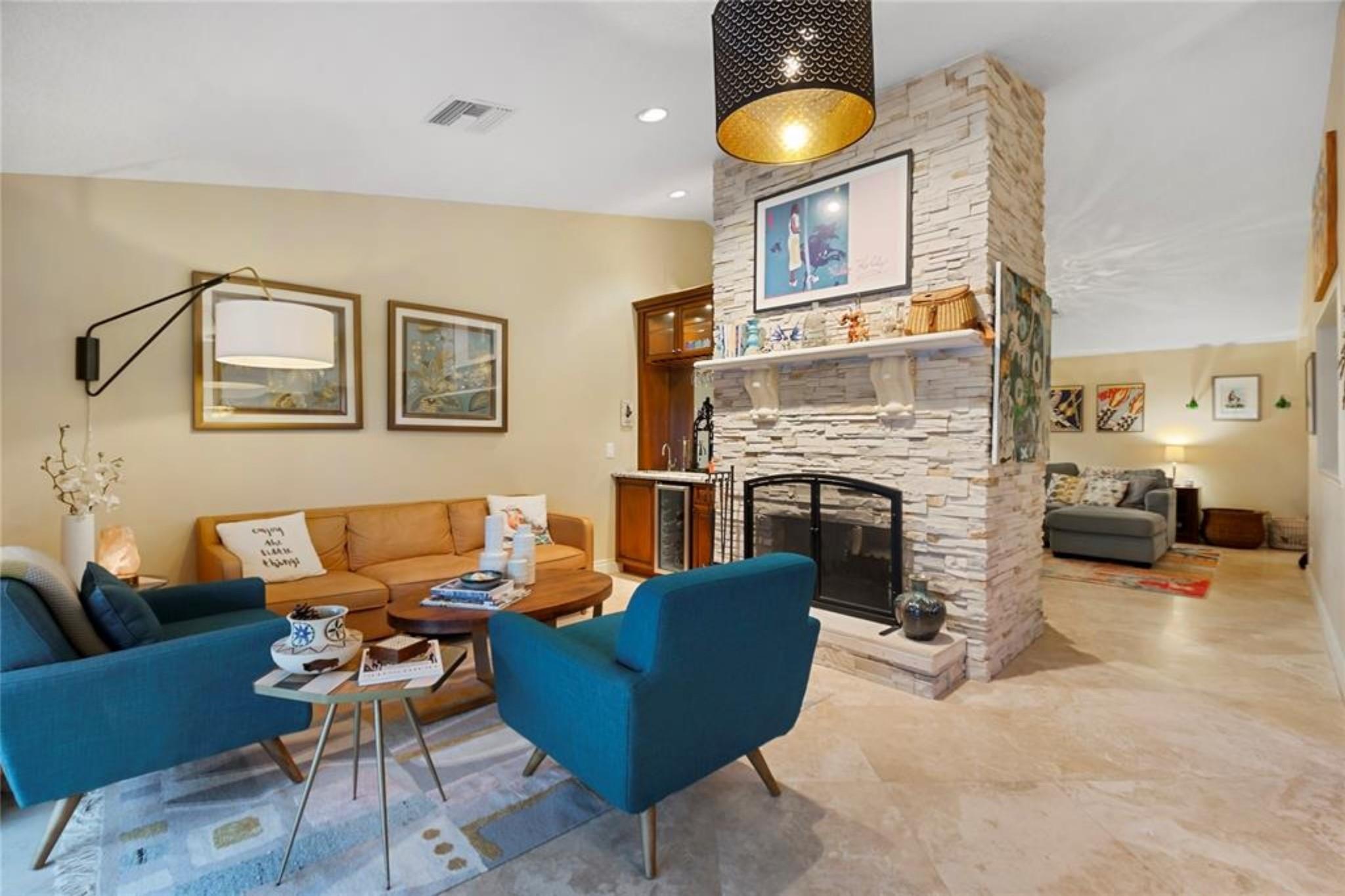 Glenoaks 113-41 B - Residential
