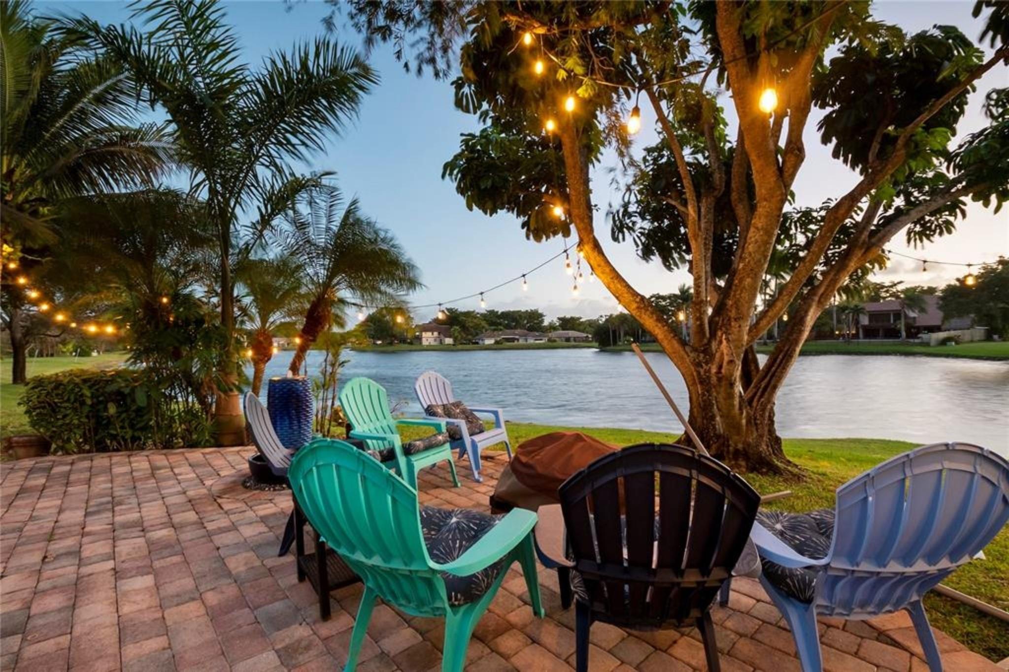 Glenoaks 113-41 B - Residential