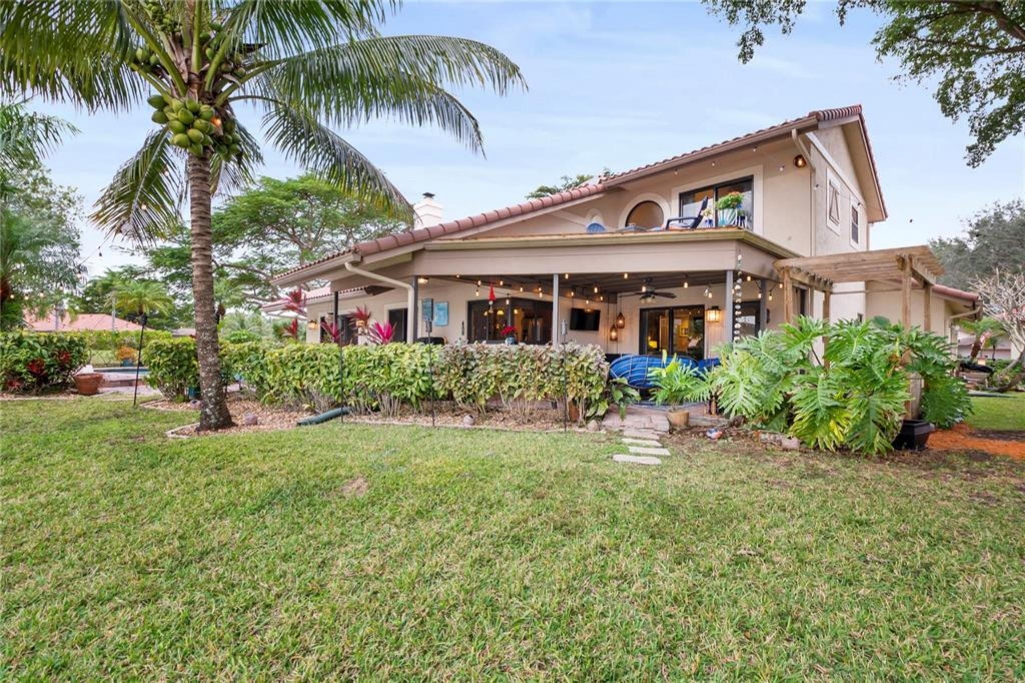 Glenoaks 113-41 B - Residential