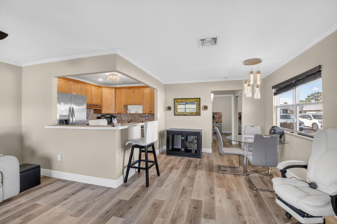 KINGS POINT VALENCIA CONDOS - Residential