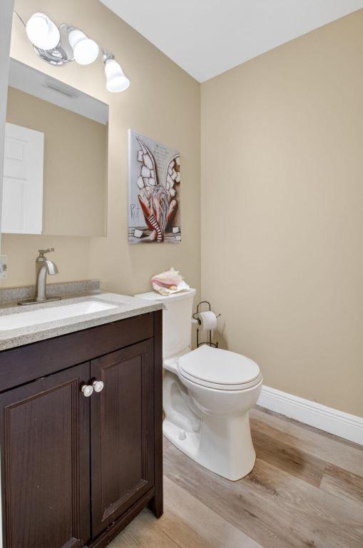 KINGS POINT VALENCIA CONDOS - Residential