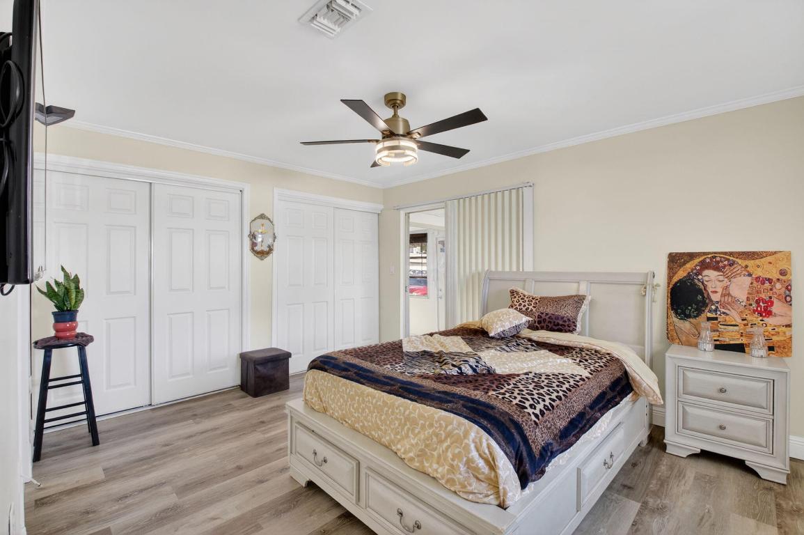 KINGS POINT VALENCIA CONDOS - Residential