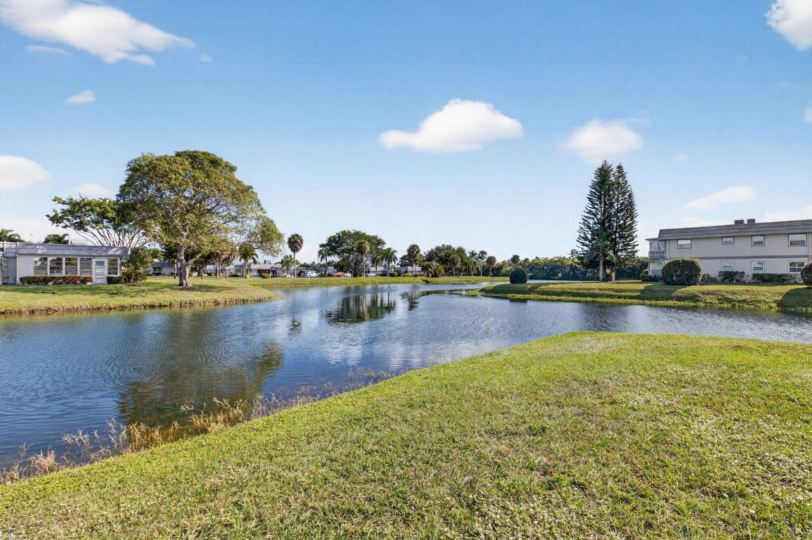 KINGS POINT VALENCIA CONDOS - Residential