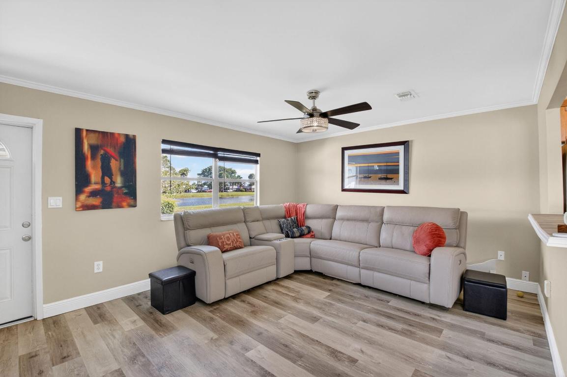 KINGS POINT VALENCIA CONDOS - Residential