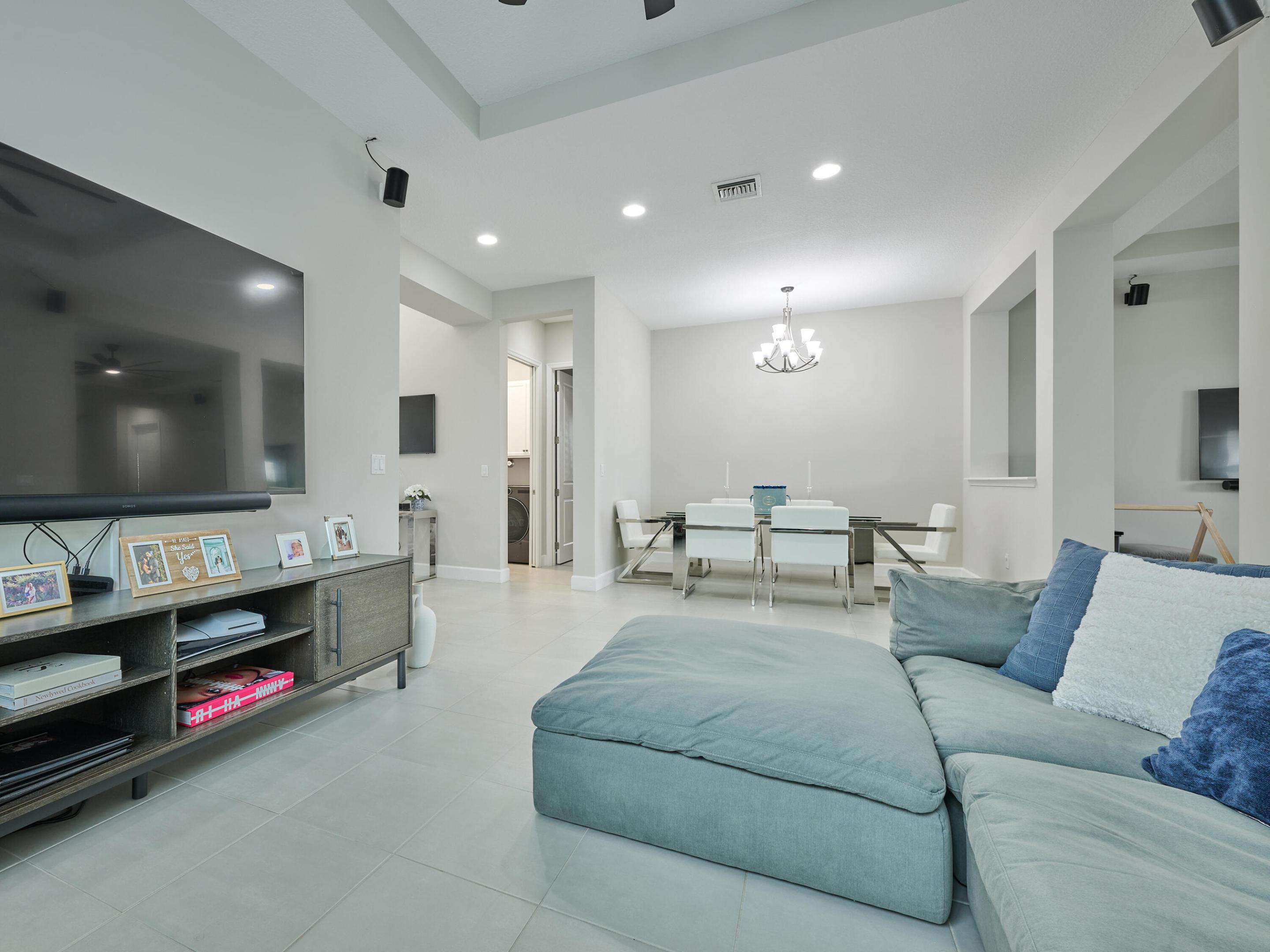 MEADOWS OF WESTLAKE - Residential Lease