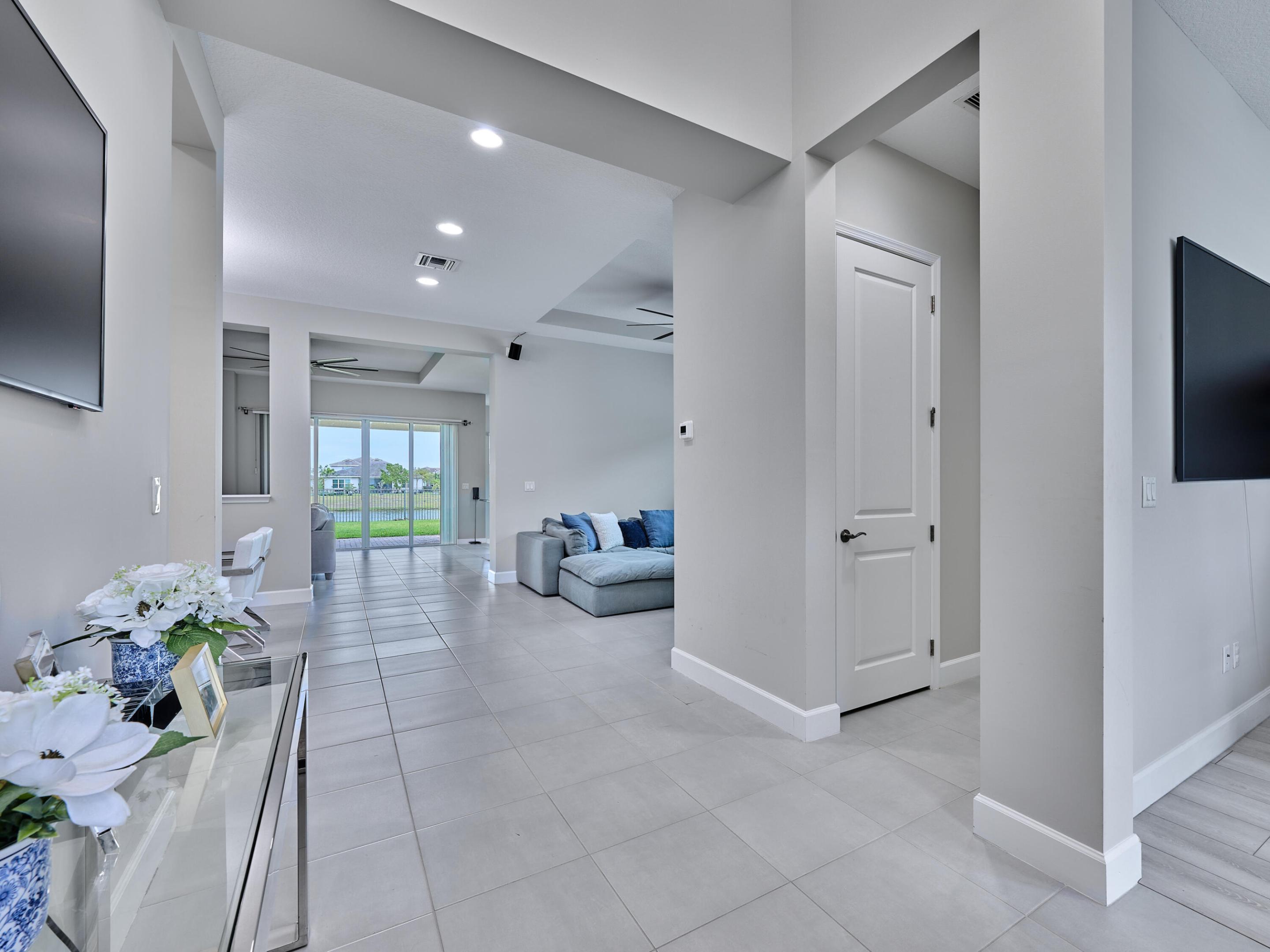 MEADOWS OF WESTLAKE - Residential Lease