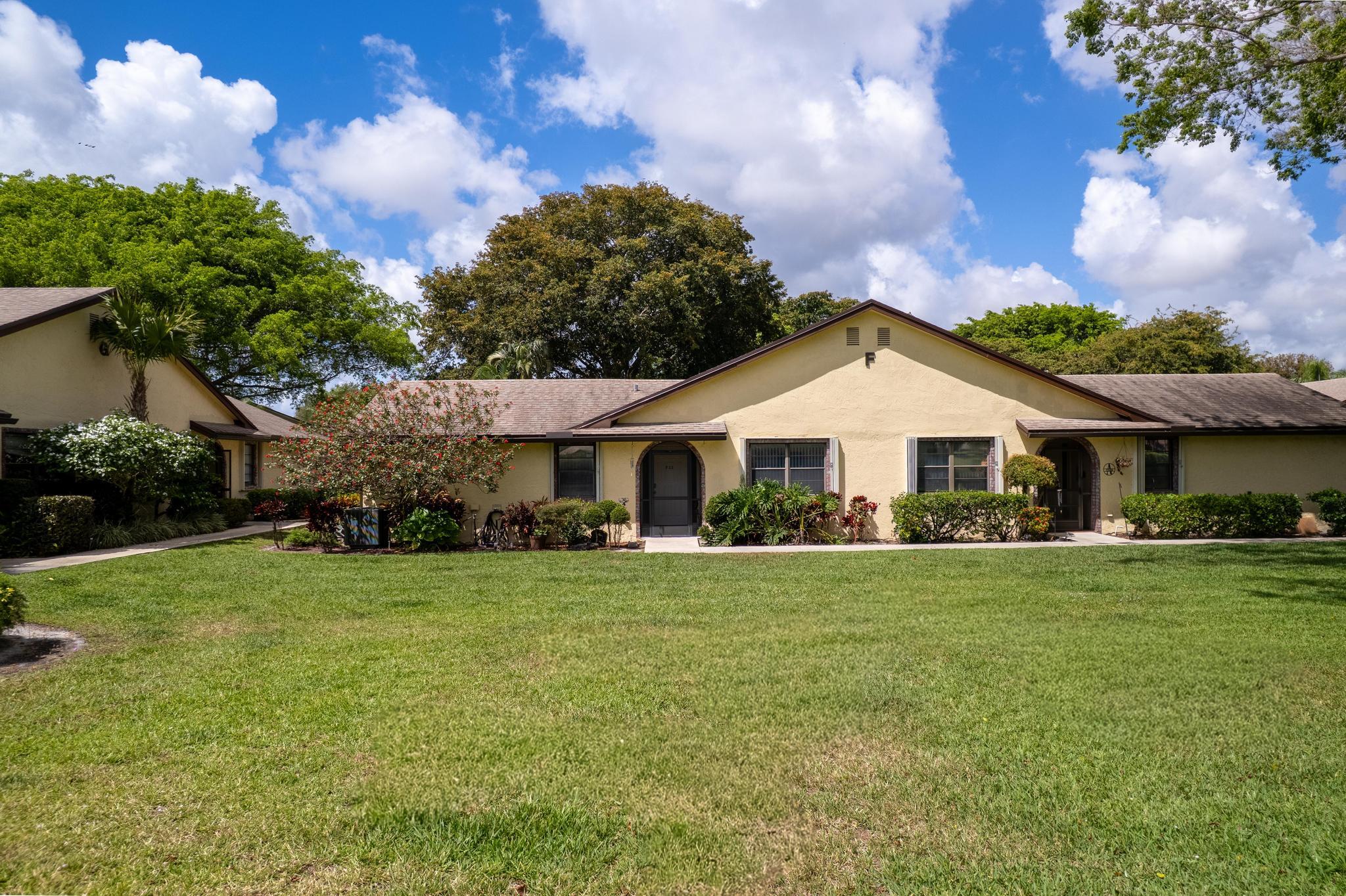 LAKES OF BOCA BARWOOD 1 - Residential