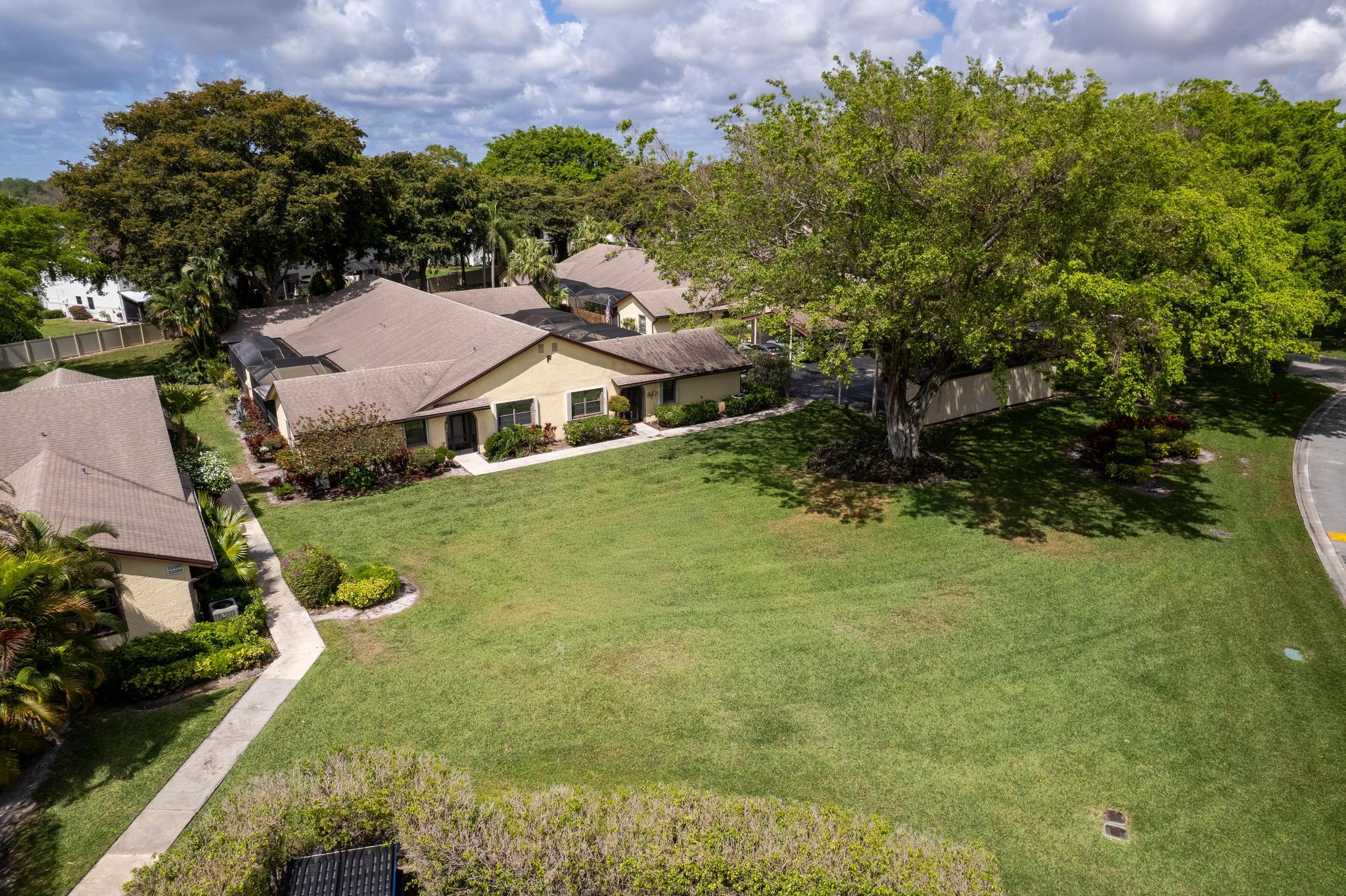 LAKES OF BOCA BARWOOD 1 - Residential