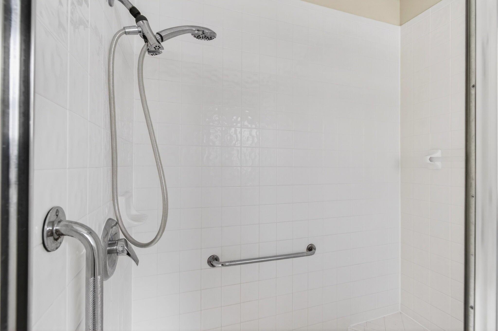 MAJESTIC ISLES - Residential