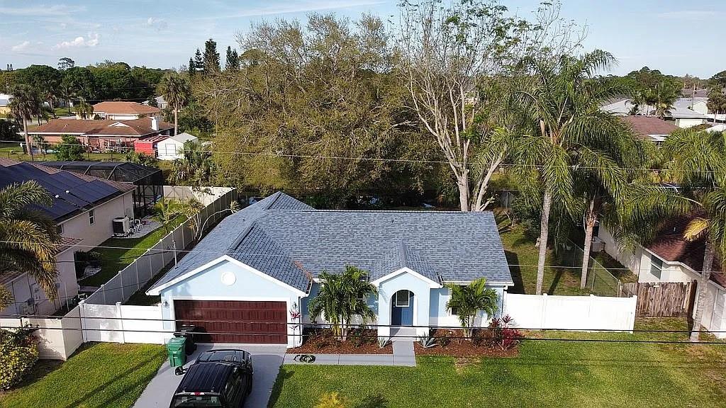 Remodeled 3bd 2bth home in a serene natural setting in the desirable Oak Hammock Park area. The park right across features boat ramp access, fishing, walking trails amongst other amenities. There is a creek flowing in the backyard with lots of wild aquatic life and beautiful birds to enjoy. The yard is fenced for your pets and kids enjoyment. The roof and the inside/out paint is about two years old. Remodeled kitchen with new appliances. Bathrooms have been upgraded with new vanities and fixtures. Front yard sod and new irrigation system. The home has been substantially updated and located in a peaceful area across from the park. Zoned for two homes, RS-2, for future growth and development. Fishing from the waterfront backyard open space with no obstruction.