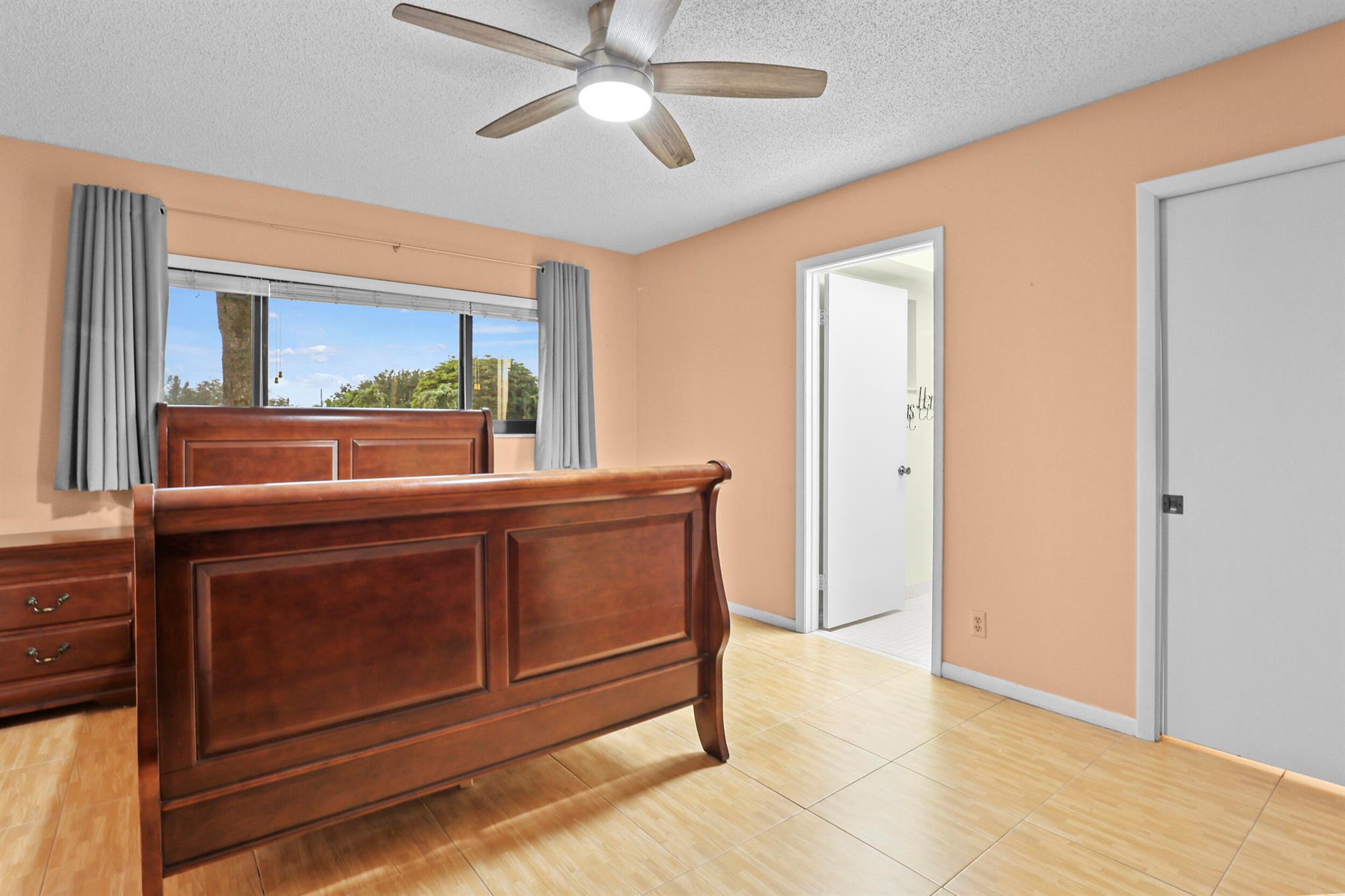 COCONUT PALM CONDO - Residential