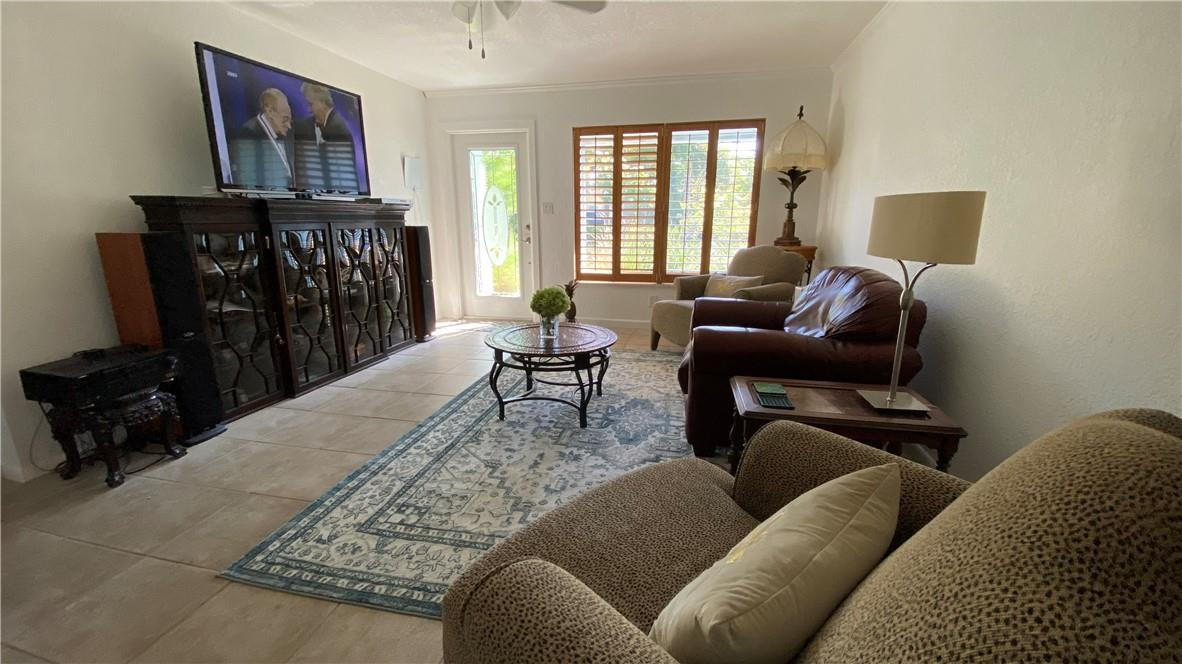 Tropic Palms 02 - Residential
