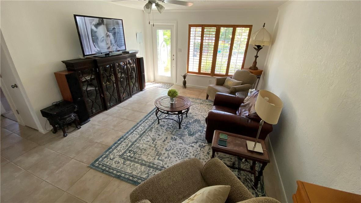 Tropic Palms 02 - Residential