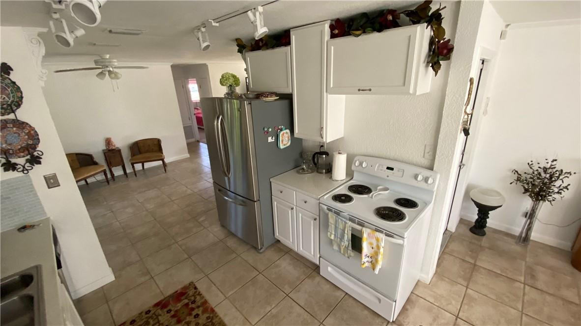 Tropic Palms 02 - Residential