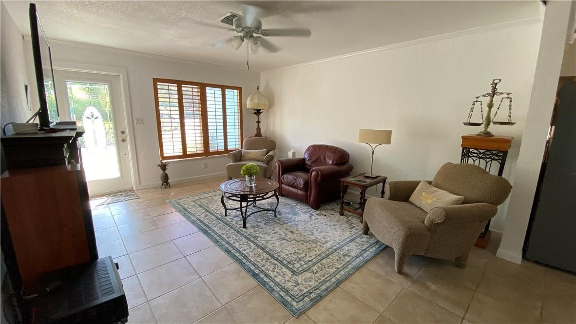 Tropic Palms 02 - Residential