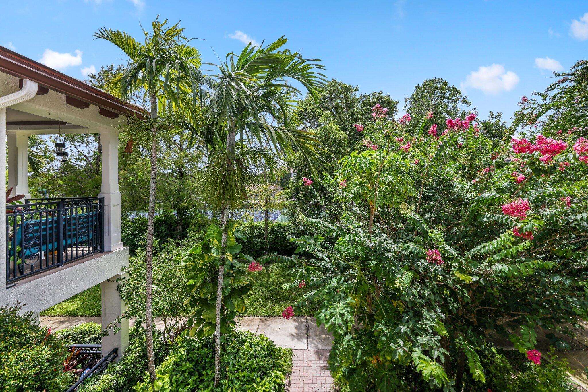 PALOMA LAKES CONDOMINIUM - Residential