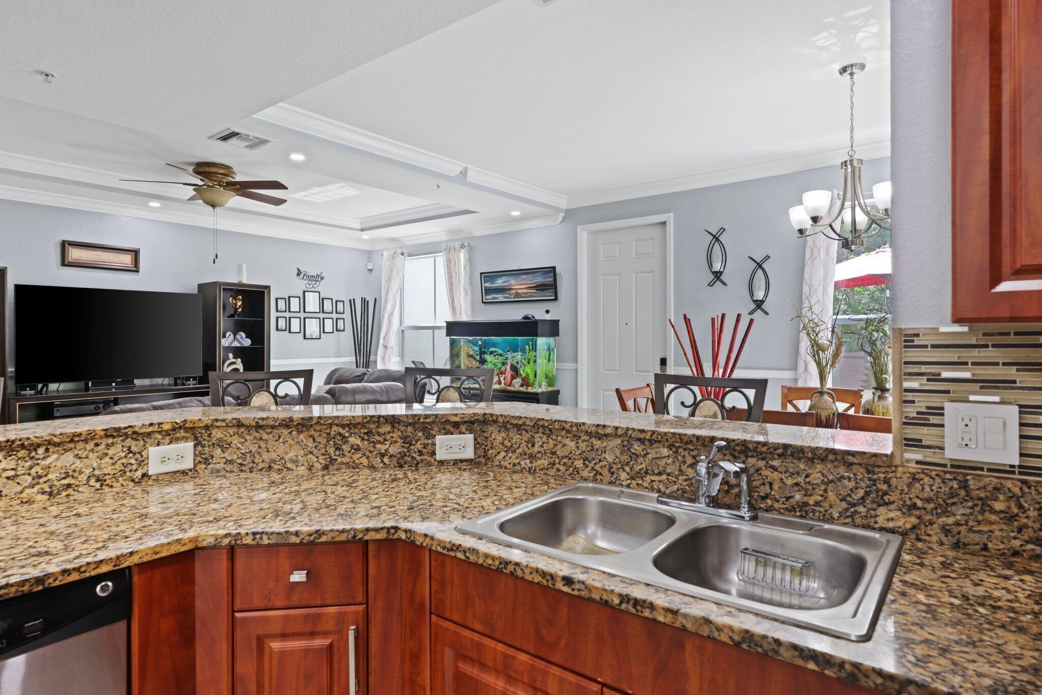 PALOMA LAKES CONDOMINIUM - Residential