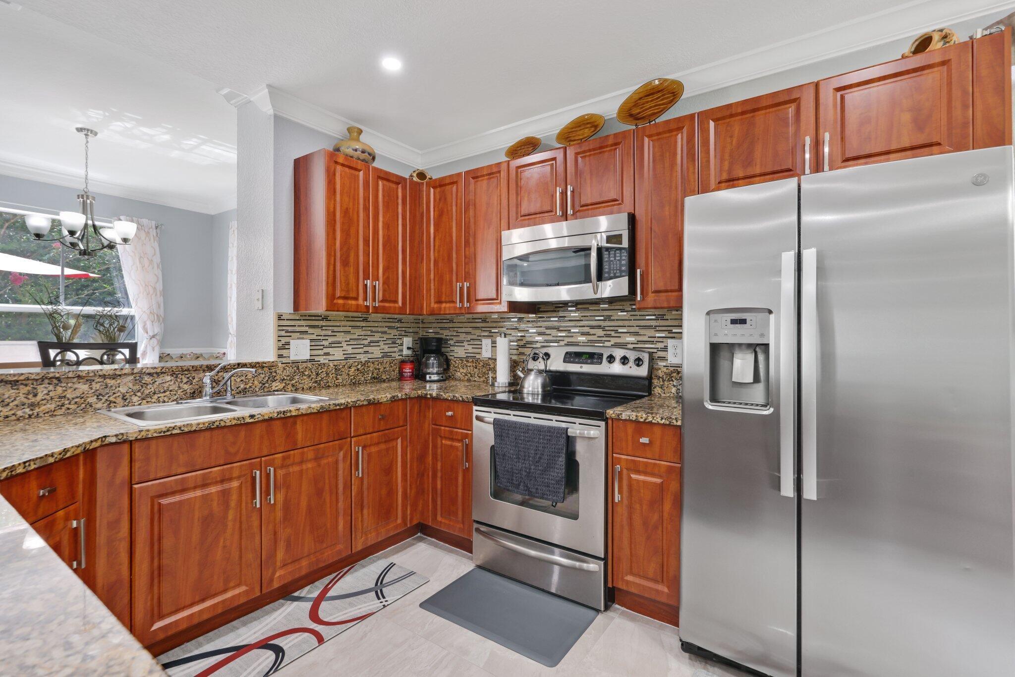 PALOMA LAKES CONDOMINIUM - Residential