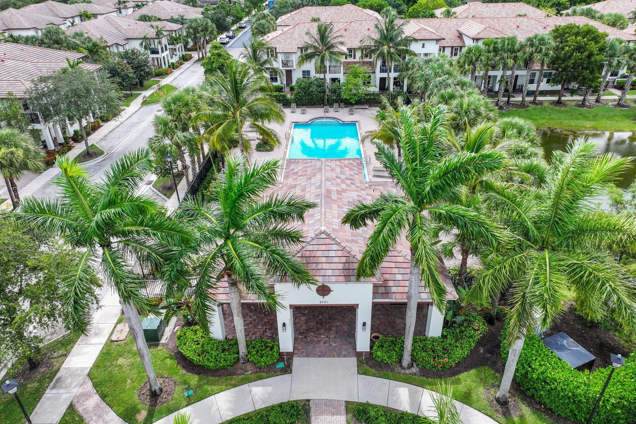 PALOMA LAKES CONDOMINIUM - Residential