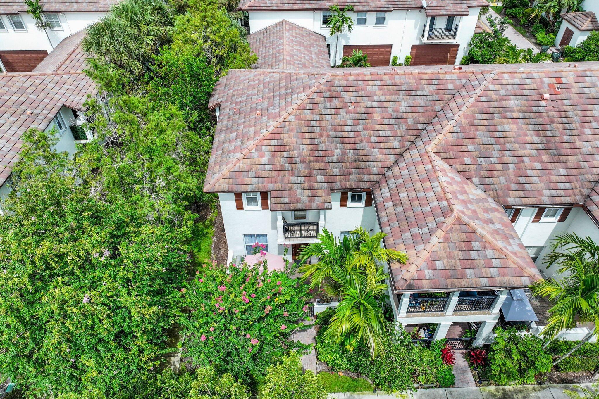 PALOMA LAKES CONDOMINIUM - Residential