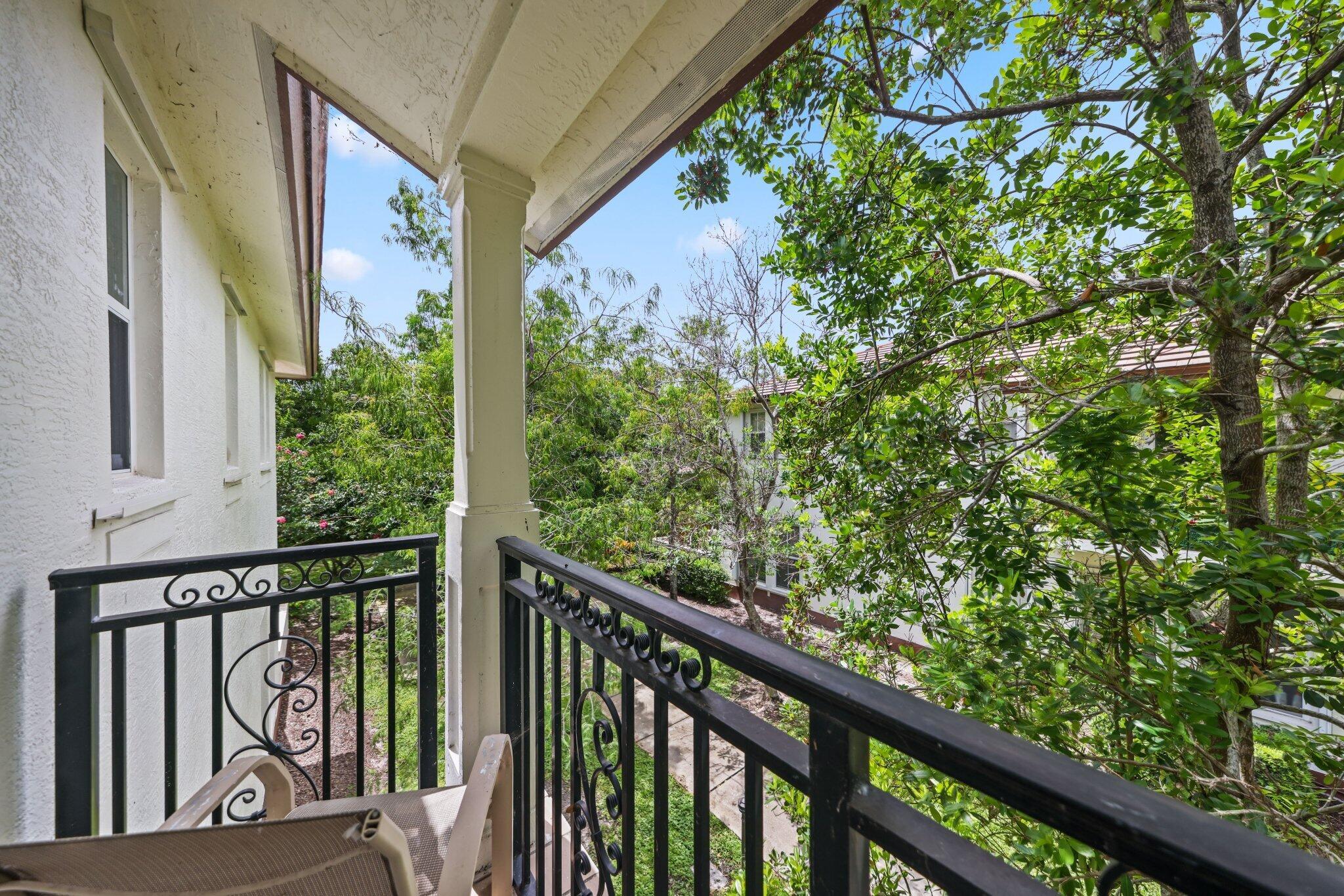 PALOMA LAKES CONDOMINIUM - Residential