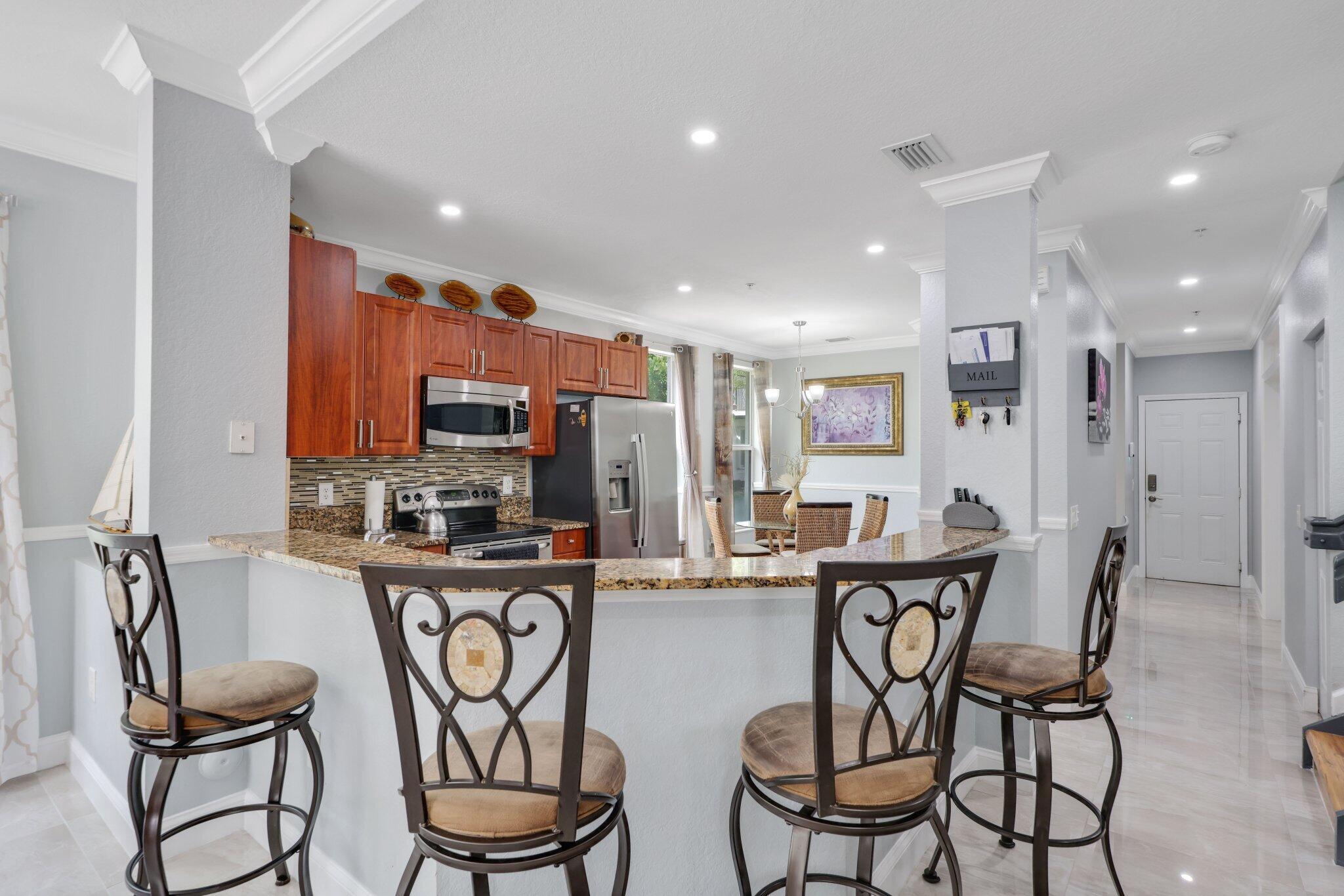 PALOMA LAKES CONDOMINIUM - Residential