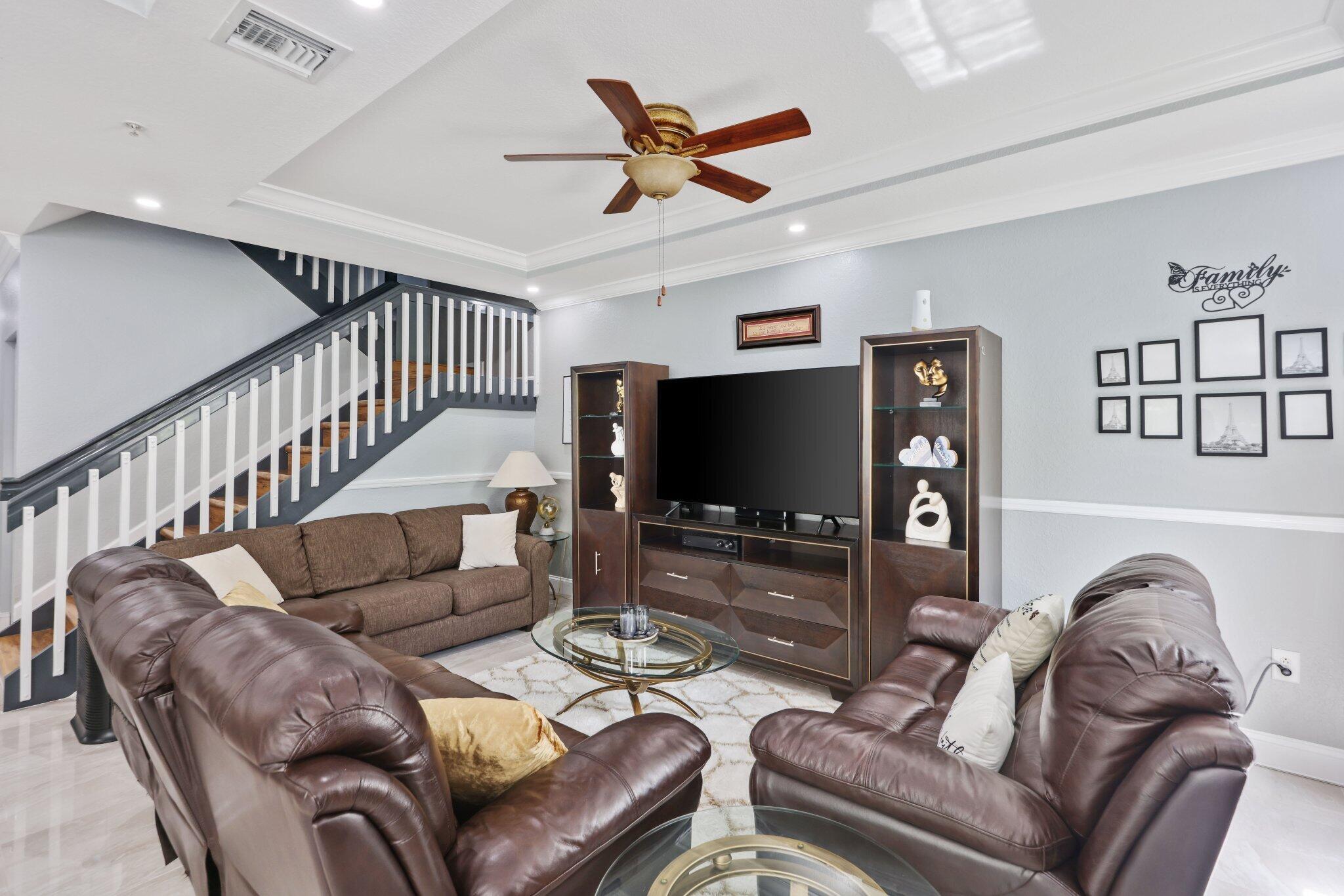 PALOMA LAKES CONDOMINIUM - Residential