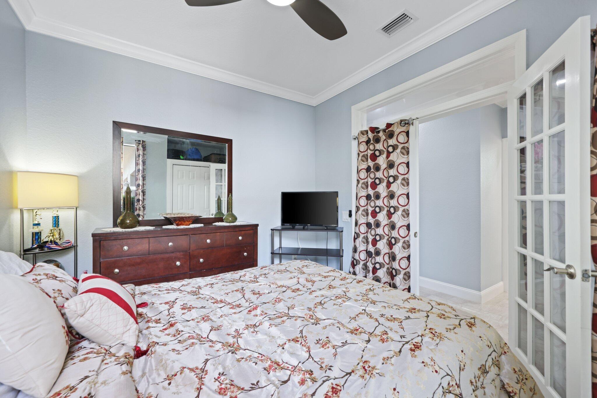 PALOMA LAKES CONDOMINIUM - Residential