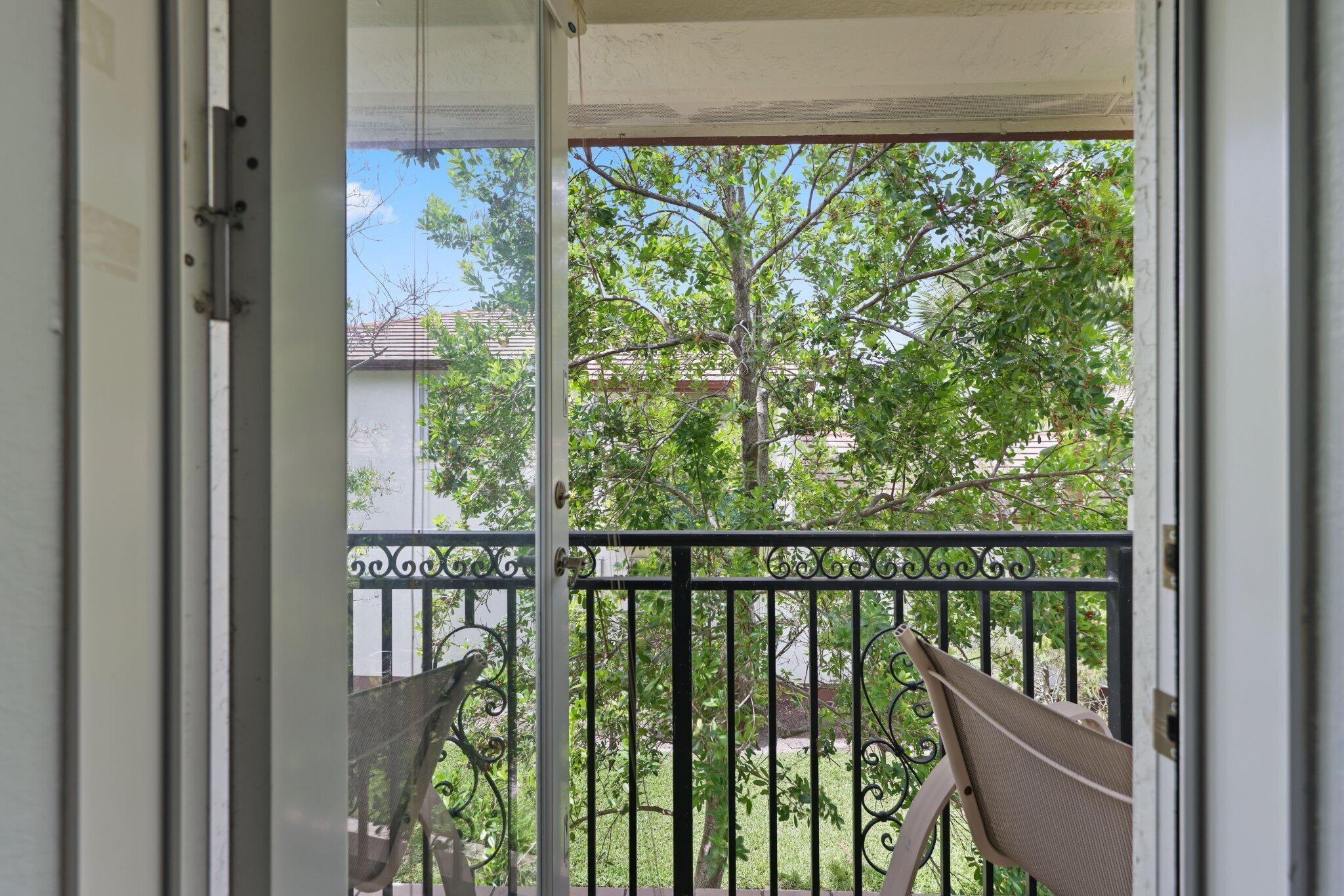 PALOMA LAKES CONDOMINIUM - Residential