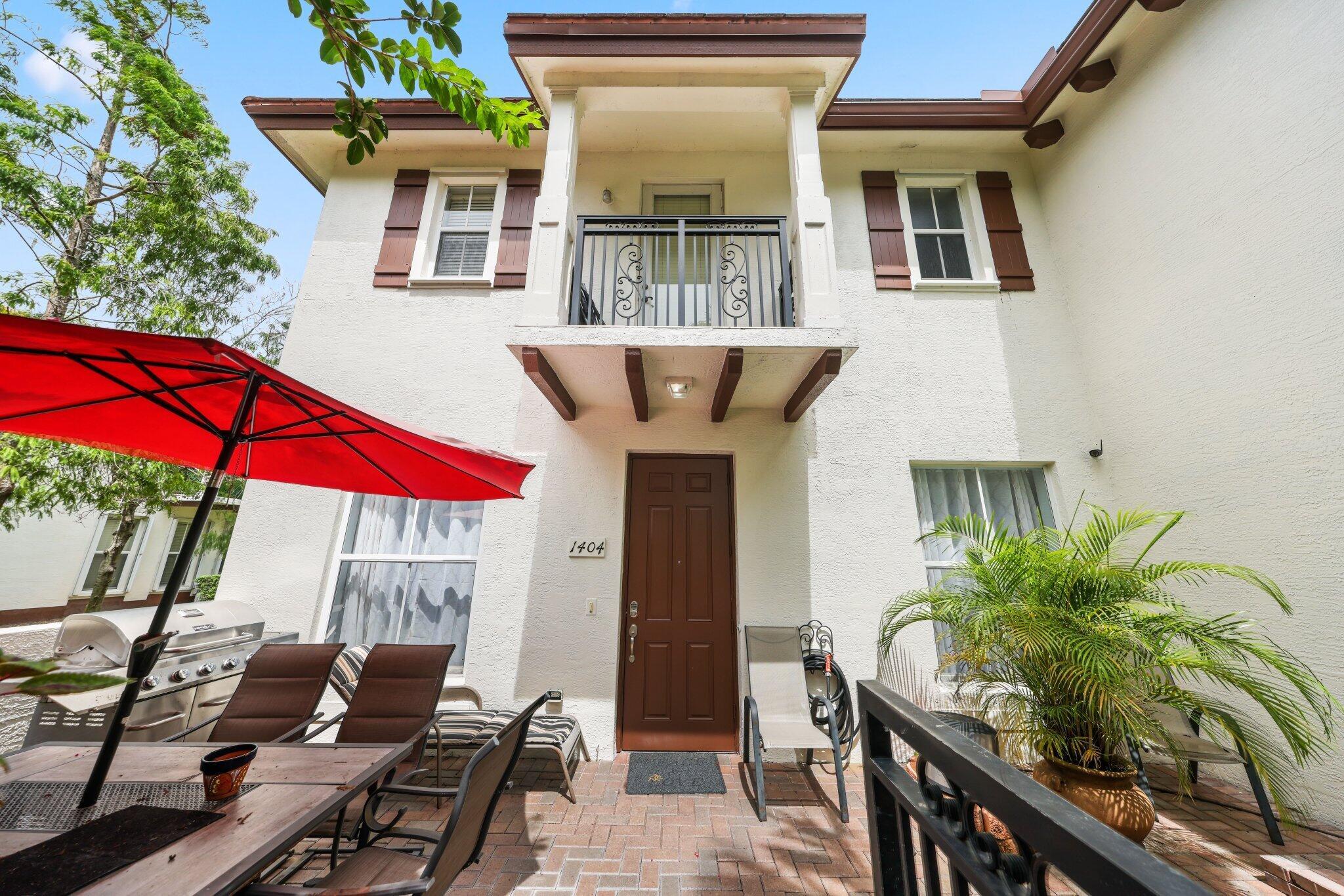 PALOMA LAKES CONDOMINIUM - Residential