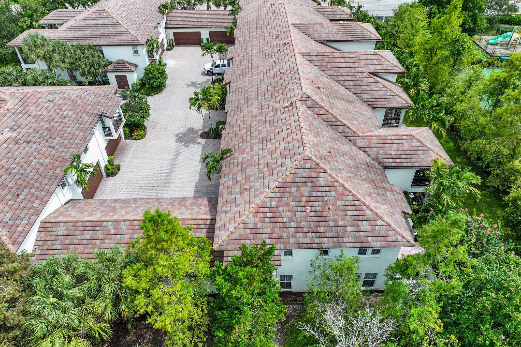 PALOMA LAKES CONDOMINIUM - Residential