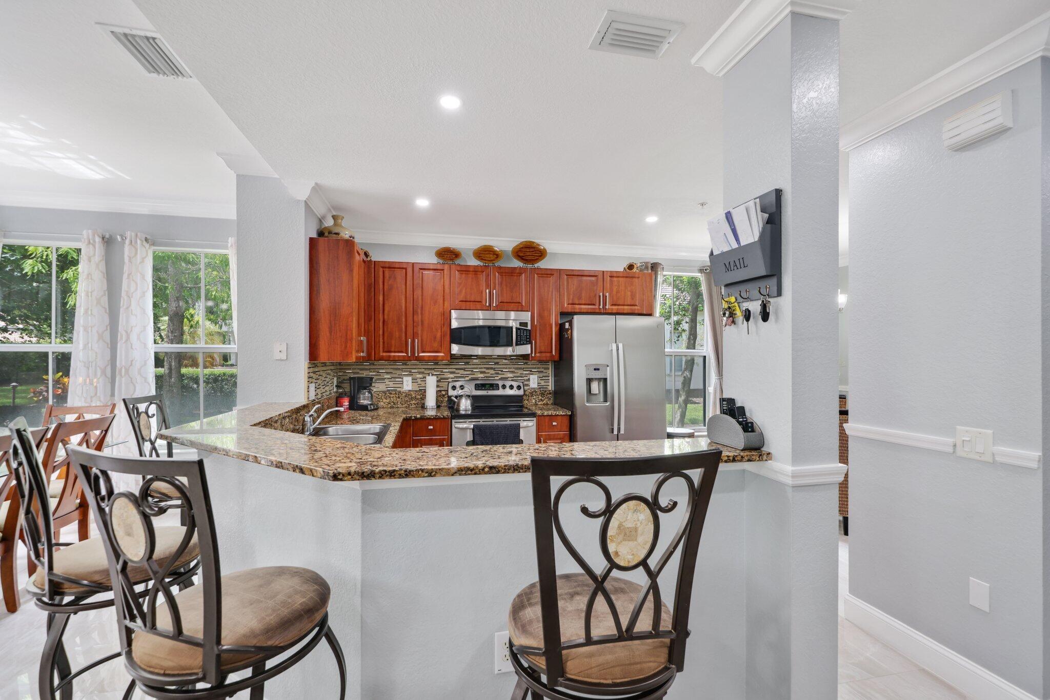 PALOMA LAKES CONDOMINIUM - Residential