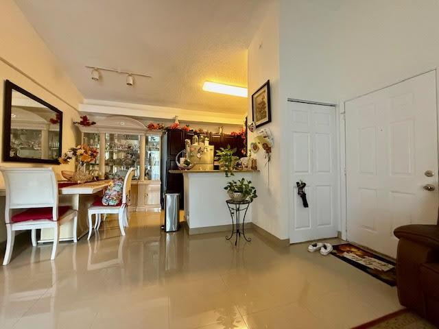 COCO PARC CONDO - Residential Lease